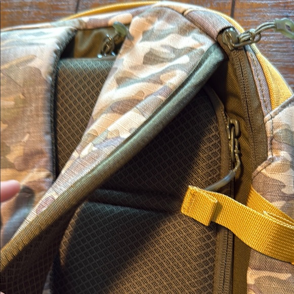 Dakine Heli Pro Camo and Olive Men's Backpack - Picture 7 of 7